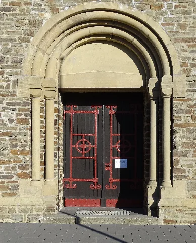 Houverath Eifeldomstraße Kirche (05)