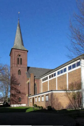 Hückelhoven Kirche St. Lambertus Turmseite Hoch