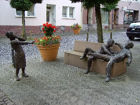 Huenfelder Kinder In Innenstadt Von Huenfeld
