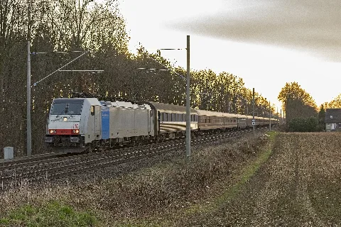 Hüthem 186 110 Met De Alpen Express (33265947091)