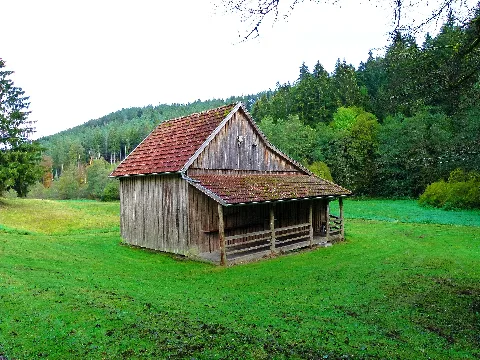 Hut With Scull Panoramio