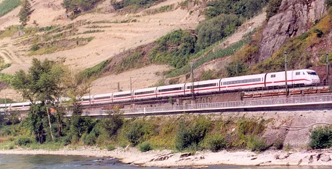 Ice Train By Rhine River (3619844036)