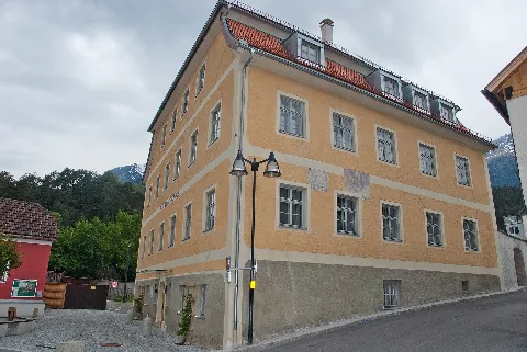 Imst, Alte Volksschule