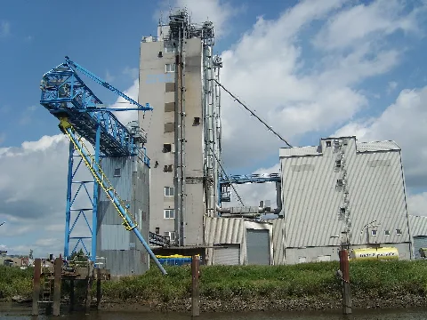 Itzehoe Suder Hafen Silo Trede Und Von Pein July 2009 Sl273117