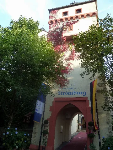 Johann Lafer’s Stromburg Eingang Panoramio