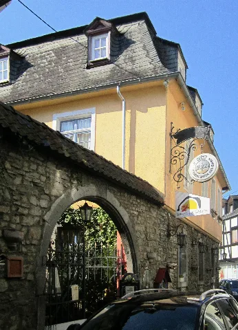 Kanzlerstraße. 10
