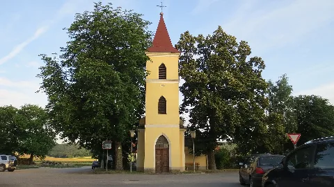 Kapelle Patzenthal Umgeben Von Naturdenkmälern