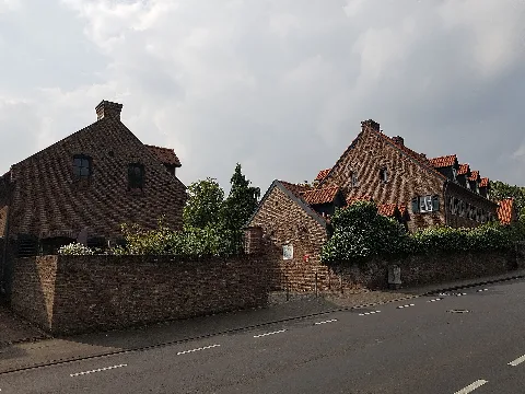 Kapellenstraße 23