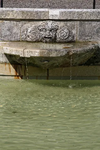 Kaskadenbrunnen Am Ostfriedhof (München) 06