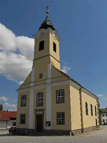 Kath. Pfarrkirche Hl. Dreifaltigkeit In Reingers