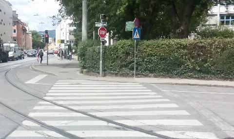 Kerb Petersgasse Ecke Hans Brandstetter Gasse