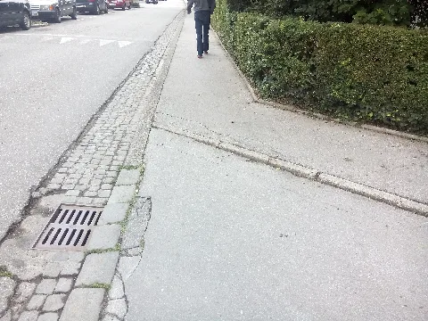 Kerb Sandgasse Hauseinfahrt