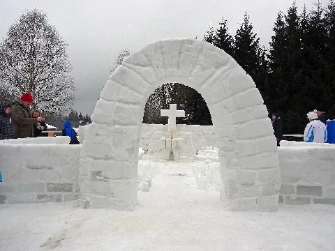 Kirche Aus Schnee 4