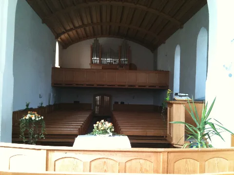 Kirche Jenaz 2