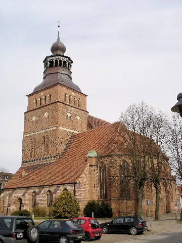 Kirche Malchin 01