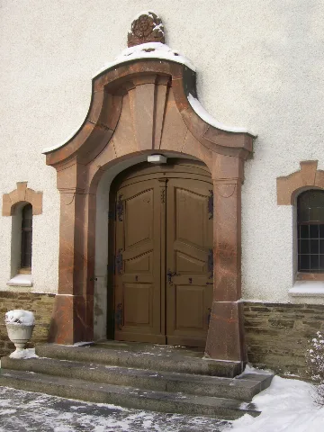 Kirche Pobershau Eingang Winter