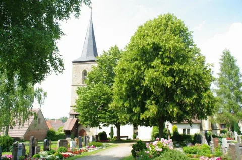 Kirche Und Friedhof In Ottmarsheim Geo En.hlipp.de 11394