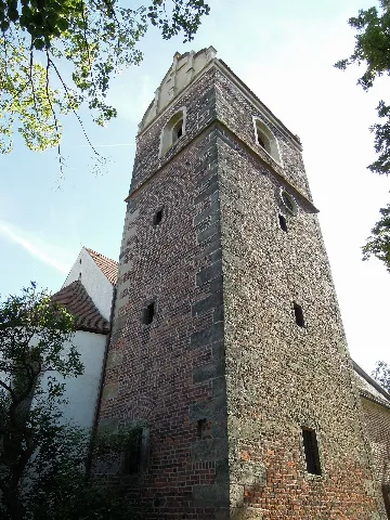 Kirche Zum Heiligen Kreuz Klöden Kirchturm In Der Nordostansicht, Turm Am Ostschluss Azentrisch Angesetzt Mitte Juni 2022
