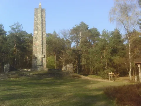 Kirchlinteln Lindhoop Denkmal Geograph.org.uk 9095