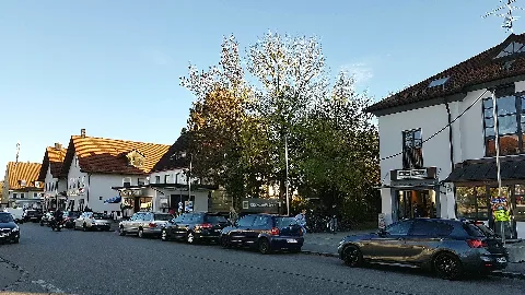 Kleinhadern Läden A Senftenauerstraße Westl Hönigschmidplatz