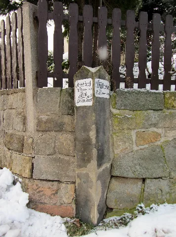 Kleinwolmsdorf Distanzstein2