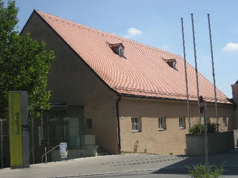 Klosterneuburg Rathausplatz 24 01