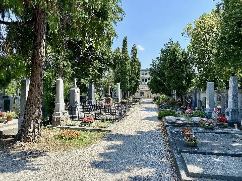 Klosterneuburg Unterer Stadtfriedhof 05
