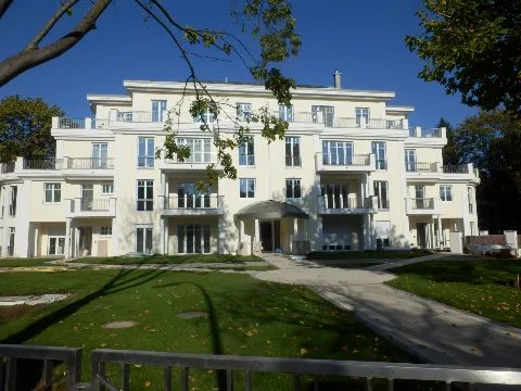 Königin Luise Straße 13