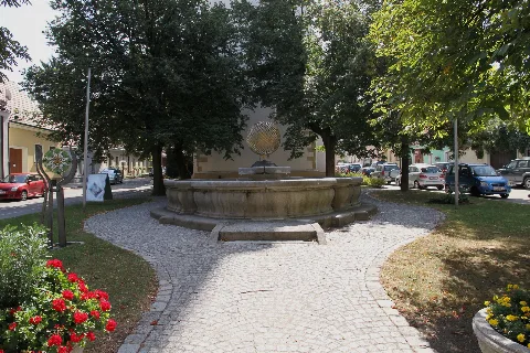 Königstetten Brunnen, Hauptplatz