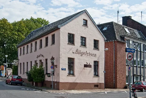Krefeld, Bügeleisen, 2011 08 Cn 01