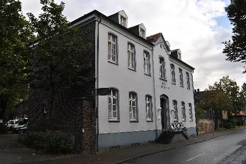 Krefeld, Hüls, Bürgermeisteramt, 2012 09 Cn 01
