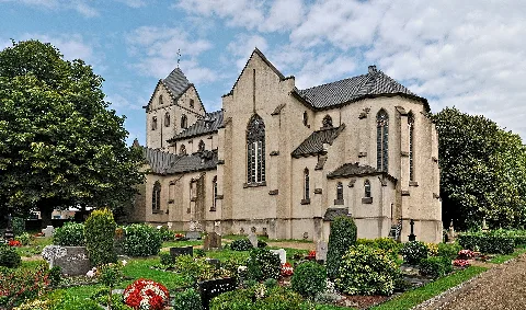 Krefeld, St. Matthias, 2011 08 Cn 04