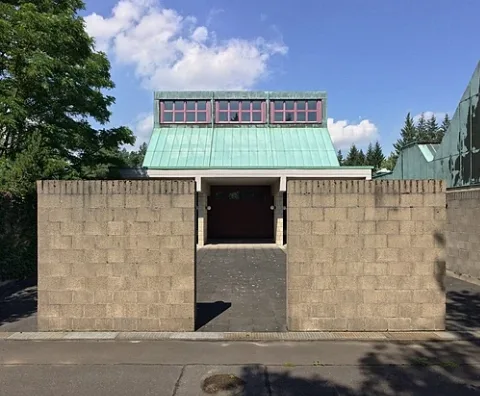 Friedhof Ruhleben, Am Hain, Berlin-Westend, 1972–1975, Rave und Rave Architekten (Jan Rave, Rolf Rave, Hans-Joachim Knöfel, Dieter Meisel, Johann-Heinrich Olbrisch, Kristin Ammann)