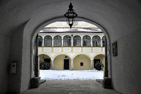 Kremsmünster Schloß Kremsegg Blick In Den Hof
