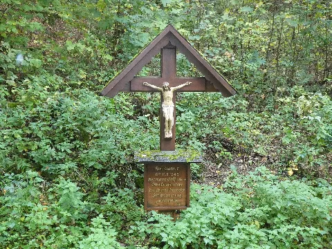 Kreuz Waldrach Korlinger Straße