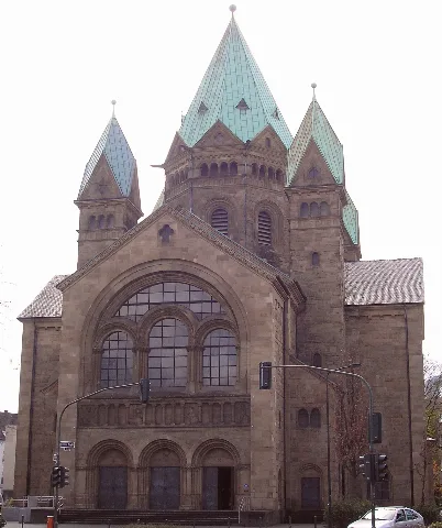 Kreuzkirche Duesseldorf Frontansicht