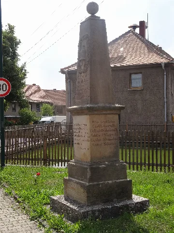 Kriegerdenkmal Isserstedt 1