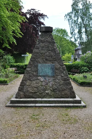 Kriegerdenkmal Neurahlstedt (Hamburg Rahlstedt).2.Ajb