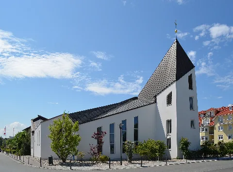 Kühlungsborn, Kath. Dreifaltigkeitskirche, Außenansicht 9 2