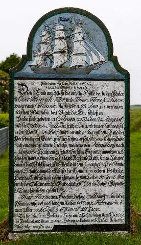 Kulturdenkmaeler Süderende Haus 01 (Grabmale) 007 2016 05 25