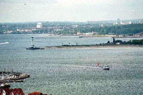 Laboe, Blick Vom Marineehrenmal Zum Leuchtturm Friedrichsort