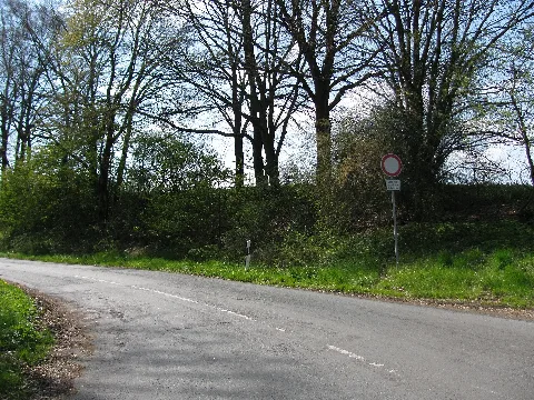 die Landesstraße 3427 wurde zwischen der Abzweigung zur K 134 östlich von Dagobertshausen und der Abzweigung westlich der alten Eisenbahnstrecke bei Beiseförth zu einem Feldweg hinuntergestuft