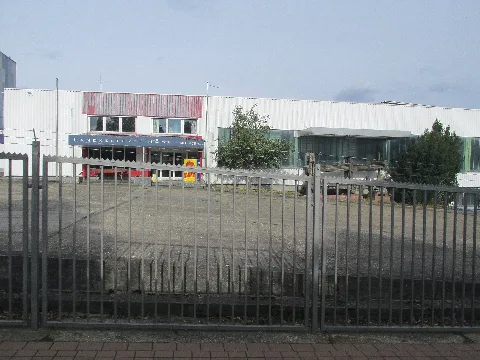 das Verwaltungsgebäude der Landkelterei Höhl an der Konrad-Höhl-Straße 2-4 in Maintal-Hochstadt