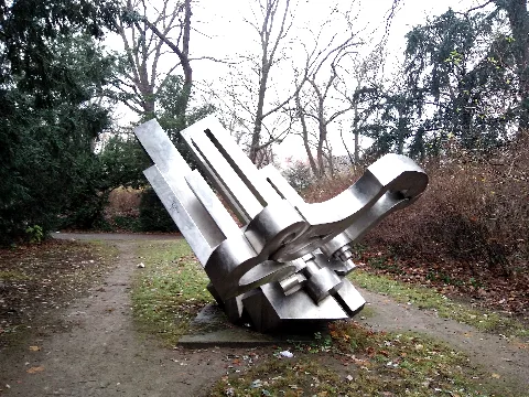 Sculpture Laokoon IV (falsch: Laokoon III) by Volkmar Haase in the Alter Park in Berlin-Tempelhof, Germany.