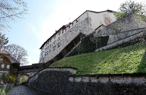 Laupen Burg 02