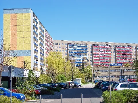 Leipzig Gruenau Sanierter Plattenbau