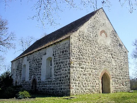 Leplow Kirche 02