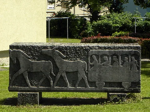 Linz Kleinmünchen Binderlandweg Relief Pferdeeisenbahn