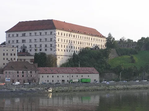 Linzcastle20050926