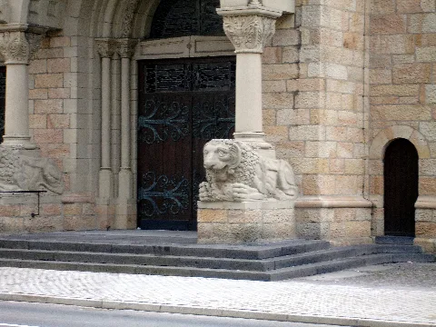 Portal of the catholic St. Joseph church in Wanne-Eickel. This church is called "Löwenkirche" (lion church) because of the lions in front of the main doors.